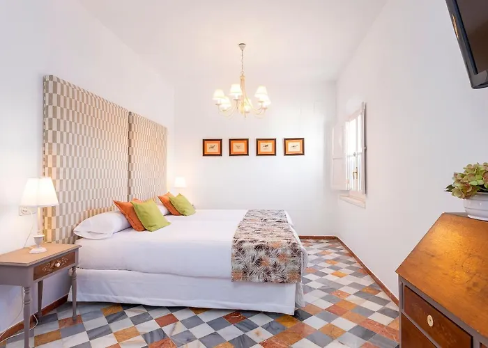 Genteel Home Campamento Sevilla